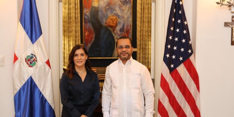 Rector del ITLA participa en encuentro con líderes de tecnología e innovación convocado por la Embajada de EE. UU.
