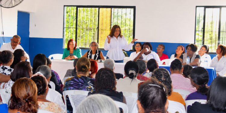 PRM fortalece liderazgo femenino con reestructuración del Frente de Mujeres en Santo Domingo Este