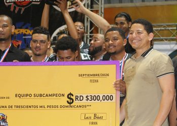 Peravia concluye con éxito su primer Torneo de Baloncesto Superior; Juan Roberto Smith se corona campeón