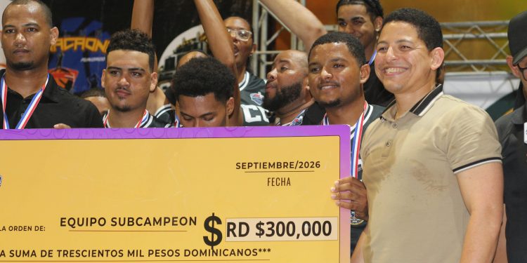 Peravia concluye con éxito su primer Torneo de Baloncesto Superior; Juan Roberto Smith se corona campeón