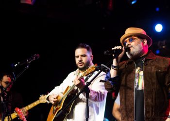Pavel y Pamel entrelazan sus repertorios en una velada de complicidad y buena música en Hard Rock Café Santo Domingo