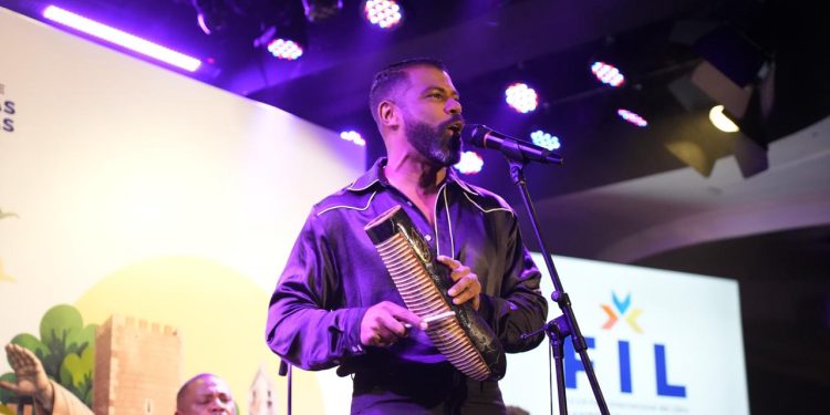Cristian Allexis pone el romanticismo en el Oasis Lúdico de la FILSD 2026