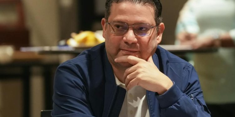 Gobierno fortalece diálogo con transportistas ante presiones del mercado internacional