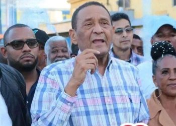 Fiquito Vásquez rechaza eliminación del voto en el exterior y defiende esta conquista de Peña Gómez