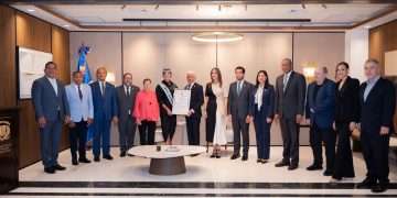 Senado reconoce a Miss Mundo 2026 Joheirry Mola por su trayectoria y logros en representación del país