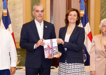 OCDE destaca importantes avances de RD en integridad gubernamental.