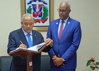 Empresario dominicano radicado en Mozambique visita la Hermandad de Veteranos