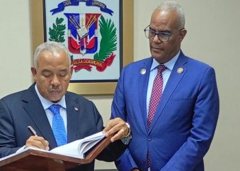 Empresario dominicano radicado en Mozambique visita la Hermandad de Veteranos