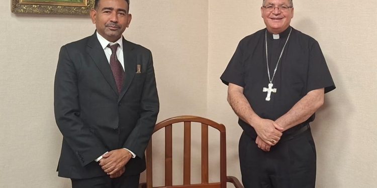 Nelson Gutiérrez gira visita a Monseñor José Amable Durán Tineo