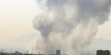 Irán informa de 18 muertos y sube a 142 los heridos por los ataques de Estados Unidos