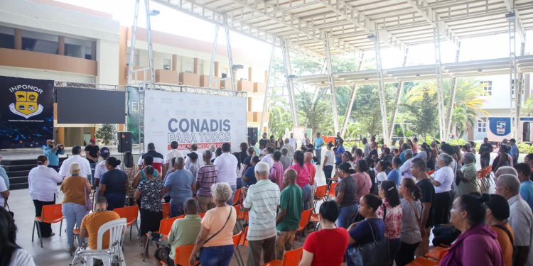CONADIS lleva servicios de inclusión social a personas con discapacidad en provincia Valverde
