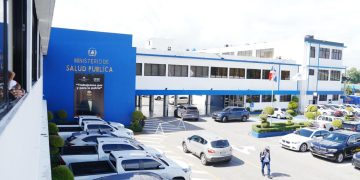 Ministerio de Salud dispone intervención simultánea en ocho hospitales para evaluar atención materno-infantil