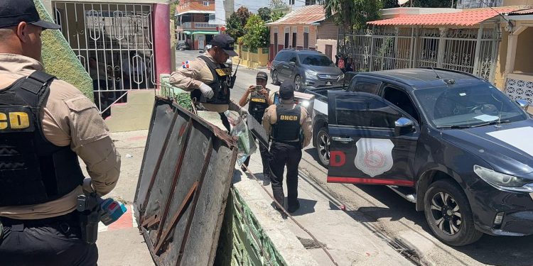 El Ministerio Público y la  DNCD realizan múltiples allanamientos en la Provincia de Azua