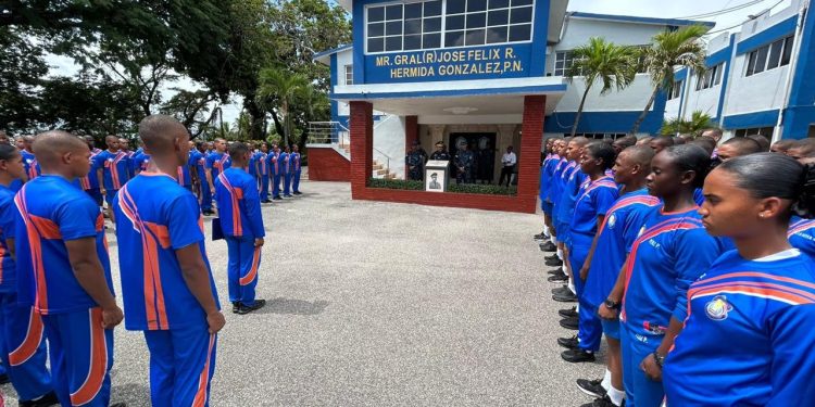 Rector del IPES realiza jornada de orientación y supervisión en la Escuela para Cadetes de la Policía Nacional