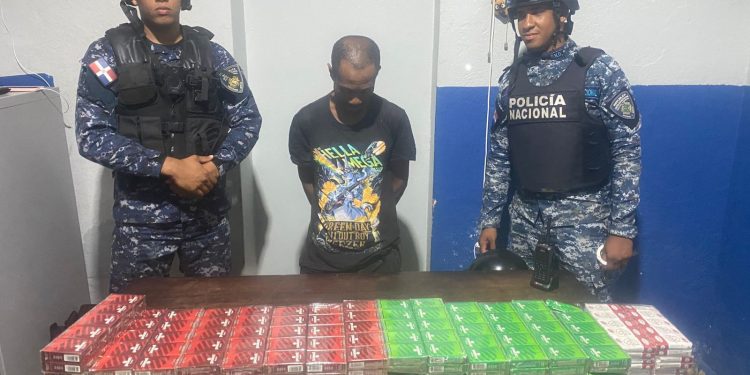 Policía Nacional apresa hombre con más de 9,000 cigarrillos ilegales en Las Matas de Farfán