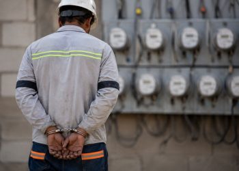 Seguridad de Edesur detiene a técnico de empresa contratista por presunta extorsión a cliente