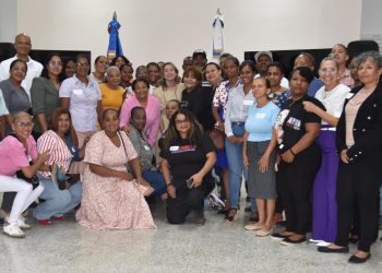 Ministerio de la Mujer capacita a líderes comunitarios sobre violencia de género