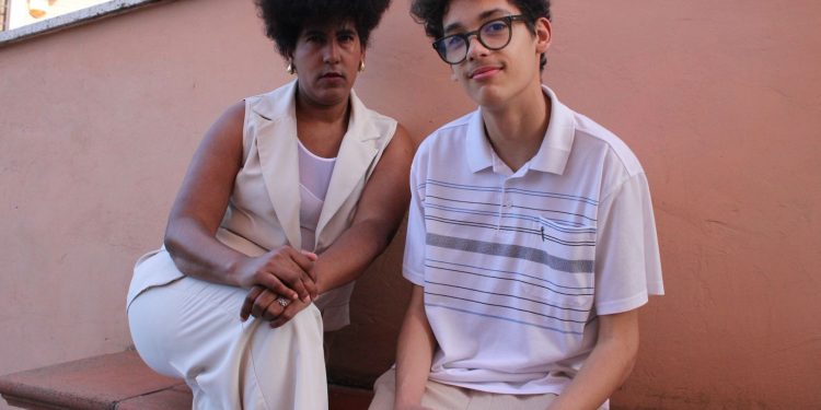 Criselis Martínez regresa con Proyección de Moda TV con “Sin Pose”, un podcast entre dos generaciones