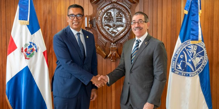 UASD y senador de Bahoruco coordinan acciones para fortalecer desarrollo de la región Sur