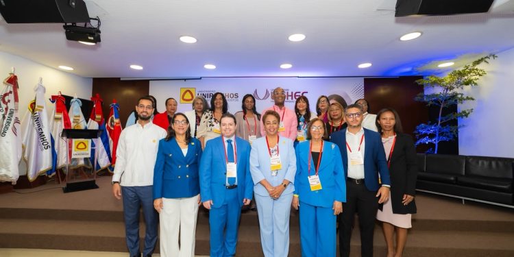 UFHEC y UNIREMHOS realizan con éxito Congreso Internacional de Enfermería; trazan ruta hacia el futuro de la profesión