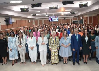 Ministerio de la Mujer y OEA fortalecen liderazgo político de cientos de mujeres rurales de la región
