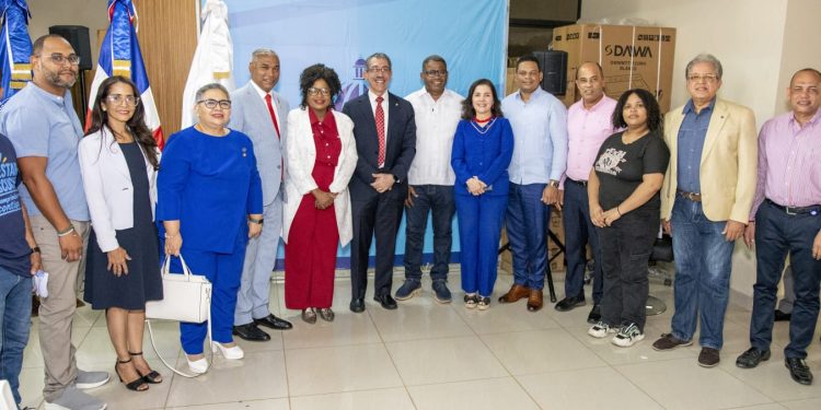 UASD recibe donación del PROPEEP para Residencia Estudiantil