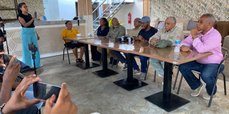 Organizaciones ambientales advierten sobre posible crisis de basura por cierre de estación de transferencia en La Romana