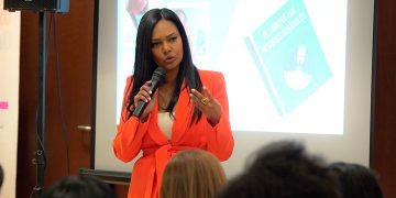 Darilyn Aquino hace historia en España, número uno en estrategia empresarial por segundo año consecutivo y única dominicana del ranking