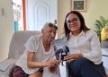 Educador Santiago Mejía recibe reconocimiento en obra literaria de Francisca Frías