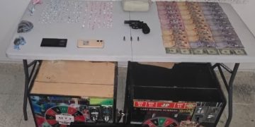 Policía Preventiva y Dintel desmantelan puntos de drogas, ocupan narcóticos, arma ilegal, tragamonedas y dinero en efectivo tras cuatro intervenciones en Santo Domingo Norte