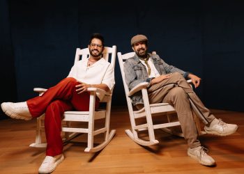 Juan Luis Guerra y Manny Cruz celebran el merengue con “Nieve en Verano”