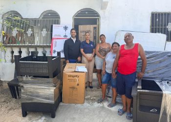 Gobierno acude en auxilio de familias afectadas por incendio en la zona Colonial a través de DASAC