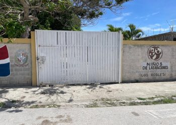 Centro educativo José Gabriel García amanece cerrado; APMAE exige remozamiento del plantel