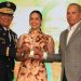 Natacha Peña recibe el Premio Marcia Facundo en la gala Excelencia Acedeísta de la ACDSD