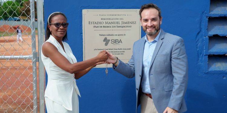 SIBA Energy entrega renovado el Play Los Tanquecitos en Boca Chica