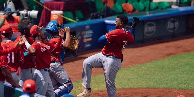 Dominicana se impone ante Japón y se queda con el primer lugar del Grupo A en la Serie Mundial U15