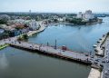 Obras Públicas cerrará por dos horas el puente flotante sobre el río Ozama este jueves