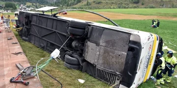 Cuatro muertos y 40 heridos en accidente de un autobús de turistas neerlandeses en Suiza