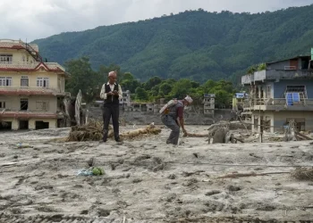Nepal aumenta a 1.127 los muertos y a casi 4.900 los desaparecidos tras la riada