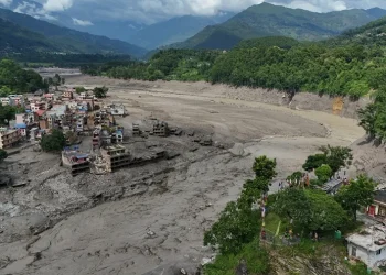 Nepal eleva a 1,355 los fallecidos por las inundaciones