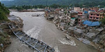Nepal reabre escuelas mientras 600 menores siguen desaparecidos