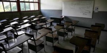 Más de 230 escuelas están listas para iniciar clases en La Guaira tras doble terremoto