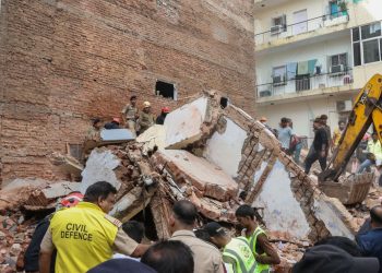 Tragedia en India: Se derrumbó un hostal universitario y dejó al menos siete muertos