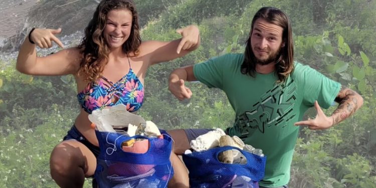 Pareja de ambientalistas denuncia supuesto robo de pertenencias durante jornada de limpieza en el país