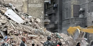 Al menos seis muertos al derrumbarse un edificio en el este de El Cairo