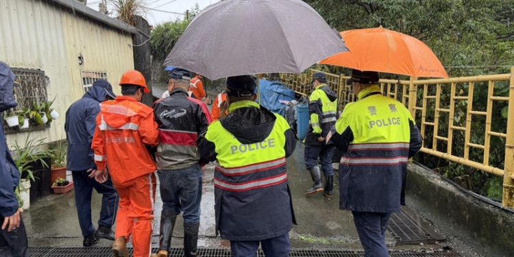 El tifón Champi deja un muerto y 94 heridos y activa alertas en 17 municipios y condados
