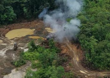 Al menos seis muertos deja bombardeo contra mayor grupo narcotraficante en Colombia