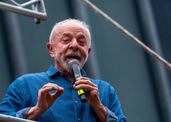 Lula pide anular la candidatura de Flávio Bolsonaro por la "manipulación algorítmica" de Meta y X