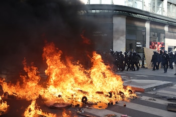 Crece la tensión en Francia: nueva jornada de violentas protestas