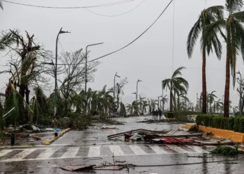 El huracán Trudy se degrada a tormenta tropical y se aleja de México,pero mantiene lluvias